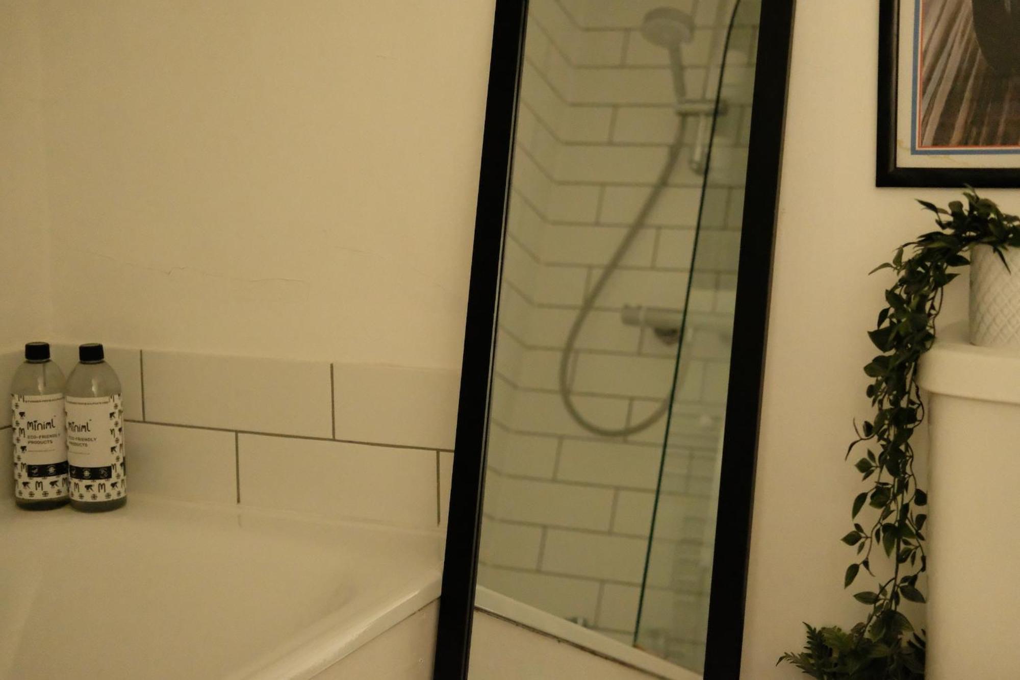 Spacious City Centre Apartment Бат Экстерьер фото